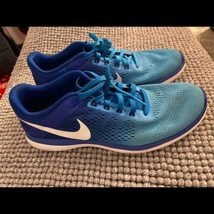 WMNS Nike Flex 2016 RN Size 9.5